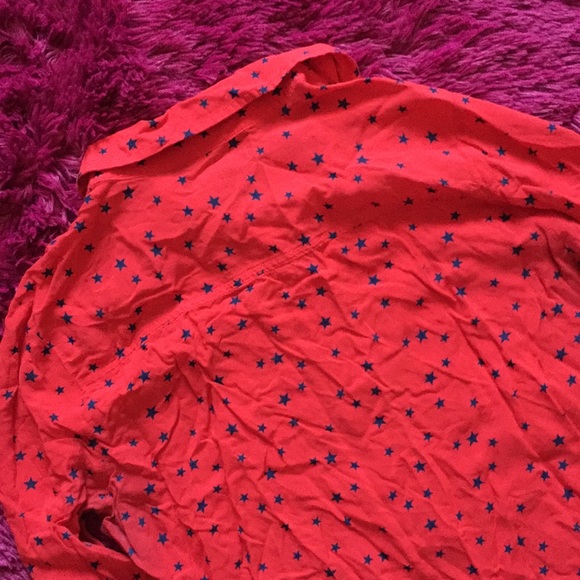 Old Navy red starry semi-button down top 💫 - Picture 5 of 12
